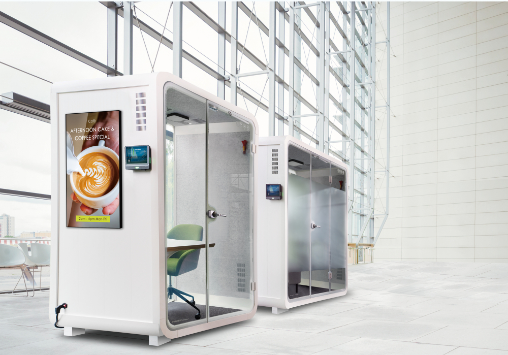 悟空体育子公司达擎之智慧行动办公舱，采用PDLC智能调光玻璃设计，透过通电与断电的电流切换，呈现透明与雾面效果，具节能降耗特性并兼顾隐私，确保信息安全