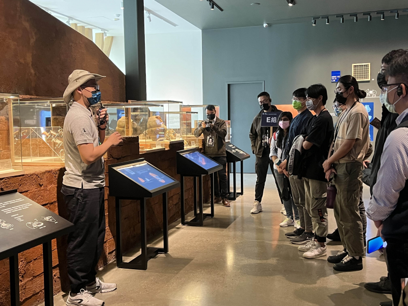 友達招募員工為文化志工，擔任文化館導覽大使，積極推廣文資保存、文史教育