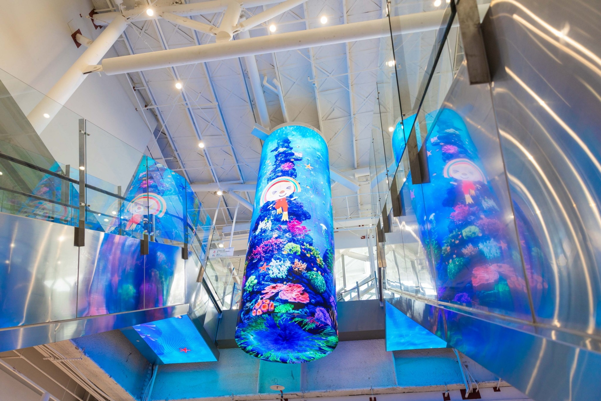 達擎與傑可達整合先進顯示技術與軟硬體應用服務，提供一系列大型LED顯示解決方案，為全新改裝開幕的「清水服務區」佈局嶄新視覺體驗。